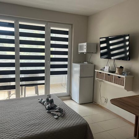 Harmony Hills Petkovi Studio Apartment 로가체보 외부 사진